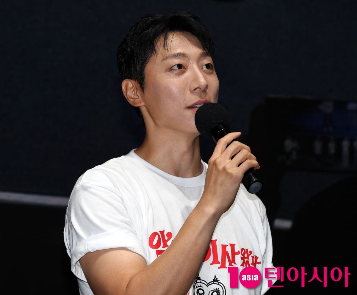 신현수, 팬 서비스하는 잘생긴 도사[TEN포토+]