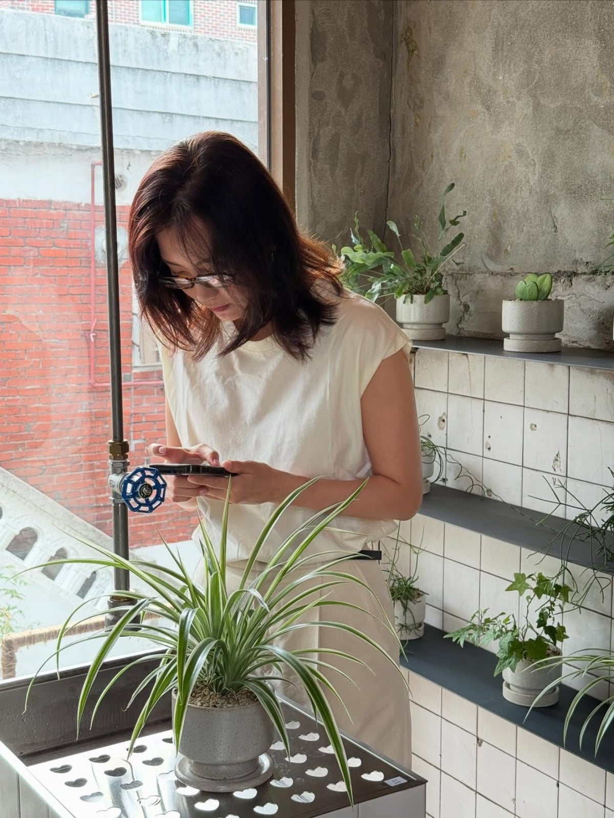 사진 = 신현빈 인스타그램