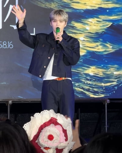 キム・ジェジュン、青島でのファンミーティングで感動の瞬間を共有