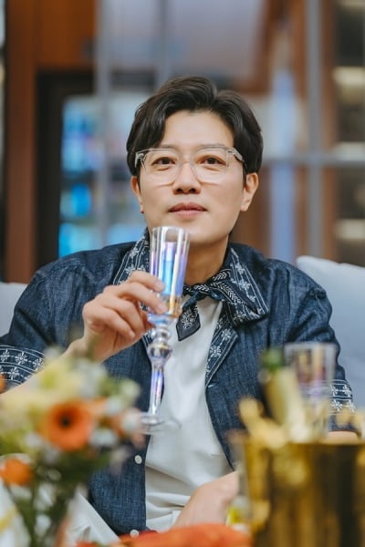 '55세' 박희순, ♥박예진과 결혼 11년 차에 기쁜 소식…"변화 갈증 컸는데" ('컨피던스맨')