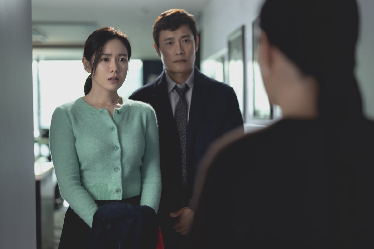 손예진, 표정 안 좋네…♥남편 실직 소식 알았나('어쩔수가없다')