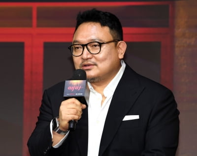 イ・ヘヨン監督、Netflixシリーズ『エマ』制作発表会に出席