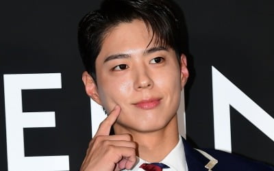 박보검, 김소현과 ♥핑크빛 이어 겹경사 터졌다…팬미팅 성료→앙코르 공연 개최