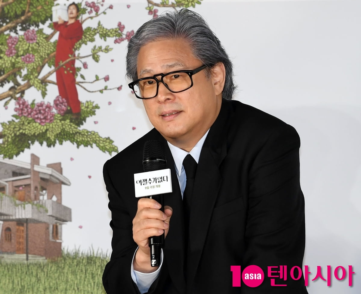 박찬욱 감독, '어쩔수가없다' 원작소설 읽고 20년간 영화화 노력했다[TEN포토]