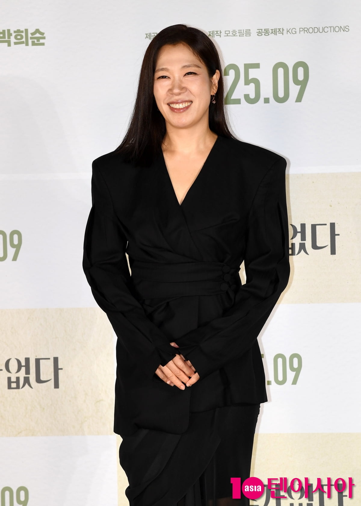 염혜란, 새로운 연기변신 기대하세요[TEN포토]
