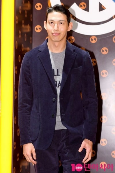 "여성 집 찾아가 흉기 들어"…UN 최정원, 불륜설 3년 만에 스토킹 혐의 논란 [TEN이슈]
