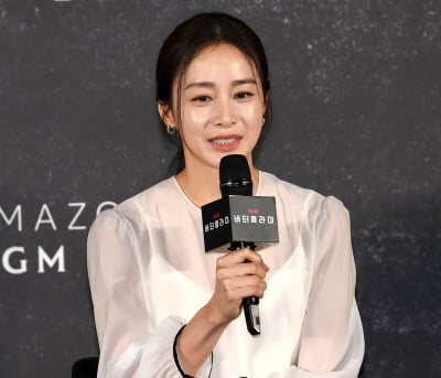 '비♥' 김태희, 결혼 8년 만에 깜짝 소식 전했다…데뷔 첫 美 진출 "분량 많지 않지만" ('버터플라이')