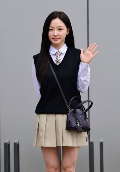송하윤 '학폭' 폭로자, 법적공방 위해 입국…"범죄자 프레임 씌우고 사회적 매장" [TEN이슈]