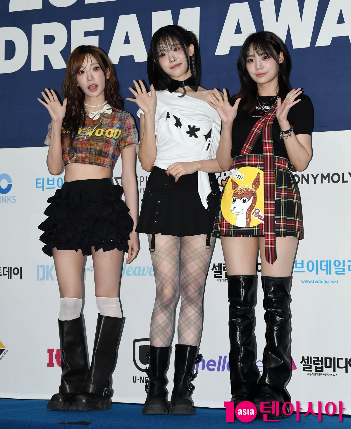 QWER, 쵸단이 빠져도 빛이나네[TEN포토]