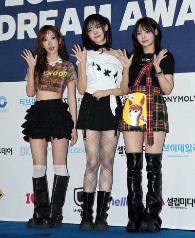 QWER, 쵸단이 빠져도 빛이나네[TEN포토]