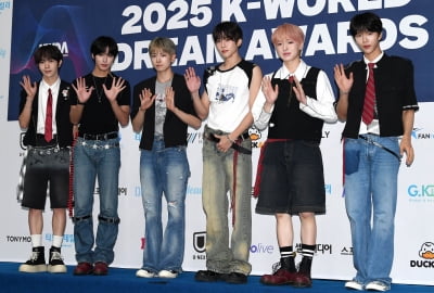 NCT WISH, 멋진 하트 행진[TEN포토]