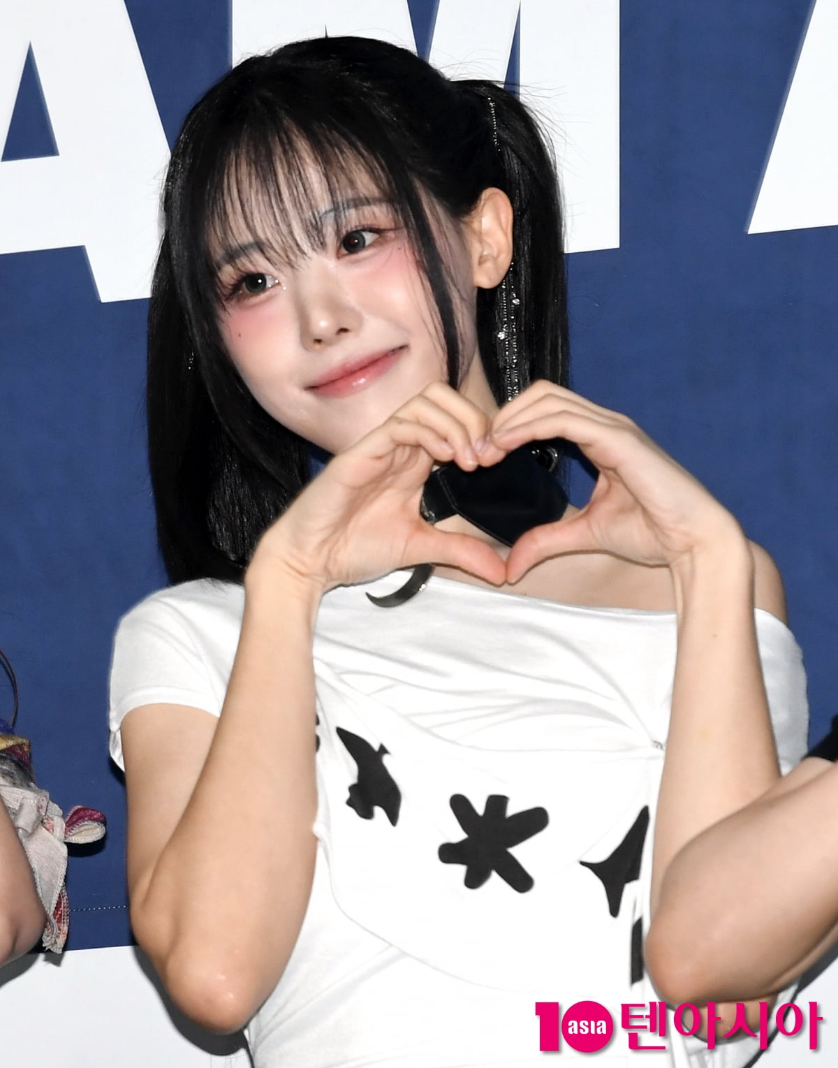 QWER 히나, 귀여운 고양이 막내[TEN포토]