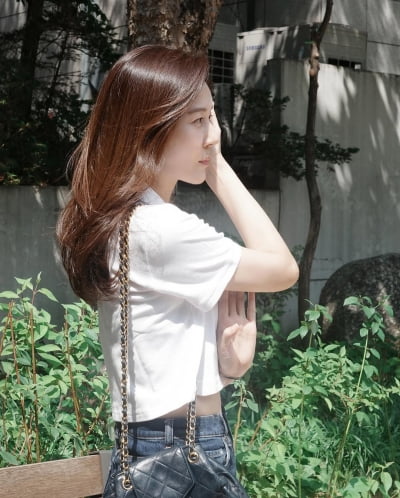 '연하 CEO♥' 김하늘, 나이가 무색한 햇살 같은 미모…'이러니 반할 수 밖에'