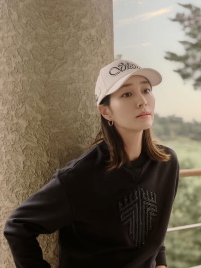 '건물 300억 이병헌♥' 이민정, 43세 믿기지 않은 방부제 미모…우아한 골프 웨어로 뽐낸 고혹미