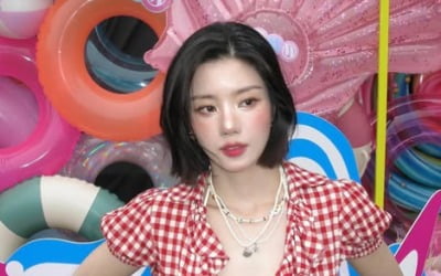 '41kg' 권은비, 가슴 노출 의상에 입 열었다…"이렇게 태어난 걸 어떡해" 발끈 ('전참시')