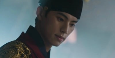 이채민, 연기력 기대 이상이네…김수현 떠나 변우석 품으로, '폭군의 셰프'로 성장세 입증
