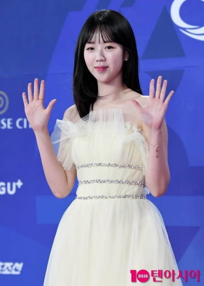 "일이 싹 끊겨 봐야"…지예은, 10월까지 활동 중단한다 [TEN이슈]