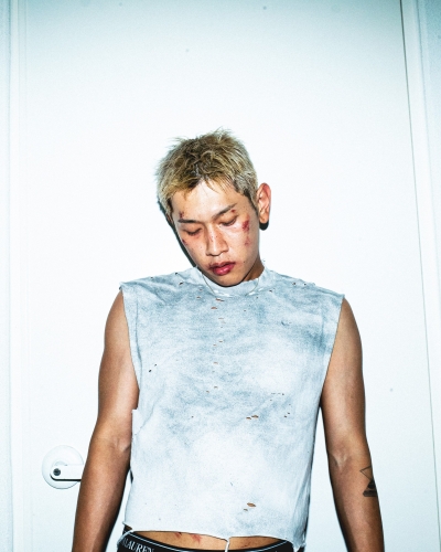 크러쉬, 피투성이 된 얼굴 근황…새 EP 컴백 D-2