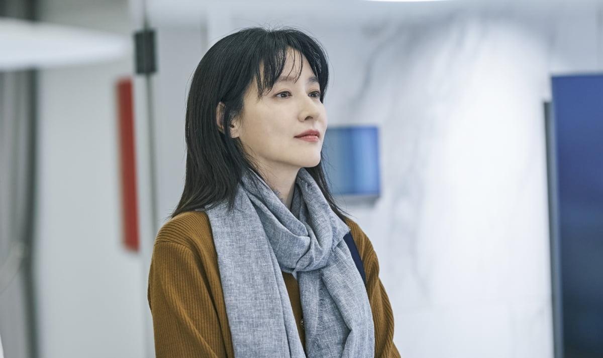 이영애, 과거 은행원 시절 사진 공개됐다…긴 생머리에 청순 미모 여전 ('은수좋은날')