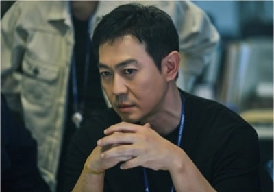 박용우, 남모를 내면의 상처 있었다…"괴물 같은 범죄자들 사이 결단 내려야 해" ('은수')