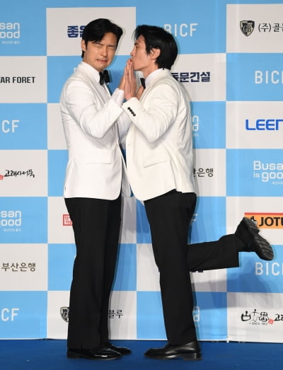 Comedians Kang Wan-seo and Kim Jae-woo Shine at the 13th Busan International Comedy Festival