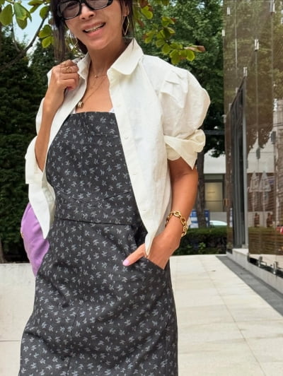 Hwang Shin-hye Stuns in Chic Floral Jumpsuit and White Shirt Ensemble