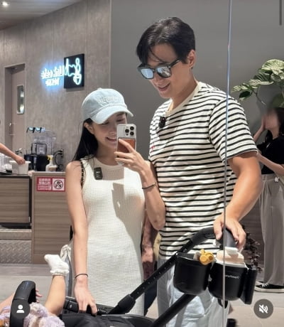 '이지훈♥' 아야네, 건초염 심하다더니…“24시간 붙어있는 시간 값져”