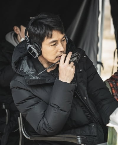 ‘8월 결혼설’ 정우성, 오늘(18일) 첫 공식석상…부산 시그니엘 등장[TEN이슈]