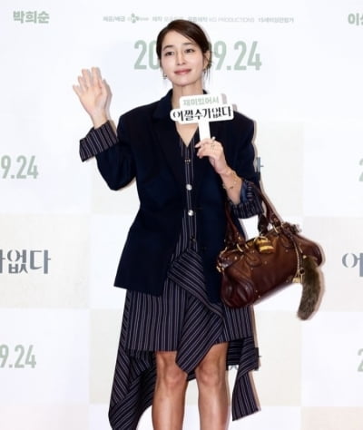 다리만 유독 새까매…'이병헌♥' 이민정, 운동탓? 톤 차이 어마어마