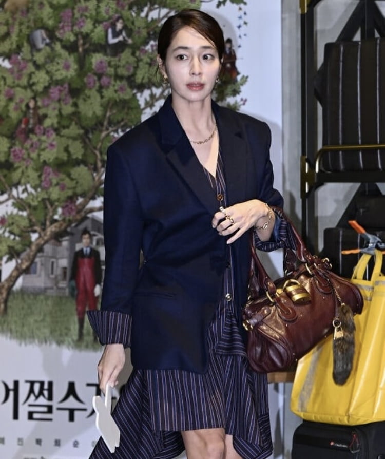다리만 유독 새까매…‘이병헌♥‘ 이민정, 운동탓? 톤 차이 어마어마