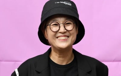 송은이, 뜻밖의 과거 고백했다…"나이트클럽에서 일해, 댄스홀에서 춤추기도" ('비보티비')