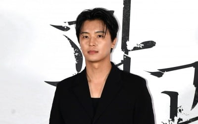 '41세 미혼' 연우진, 방송 중 과거 폭로 당했다…"을왕리에서의 추억이 있어" ('뚜벅이')