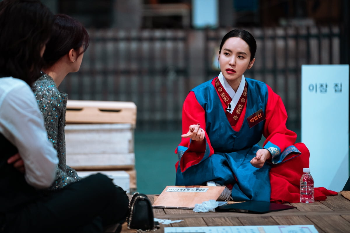 '이혼 소송' 박지윤, 결별 4개월 만에 복귀…"고민 많이 하고 노력했다" ('크라임씬제로')