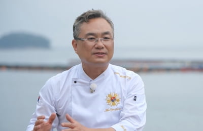 대통령 식사까지 준비했는데…'흑백' 유명 셰프, 결국 무릎 꿇었다 "배 위에서는" ('푹다행')
