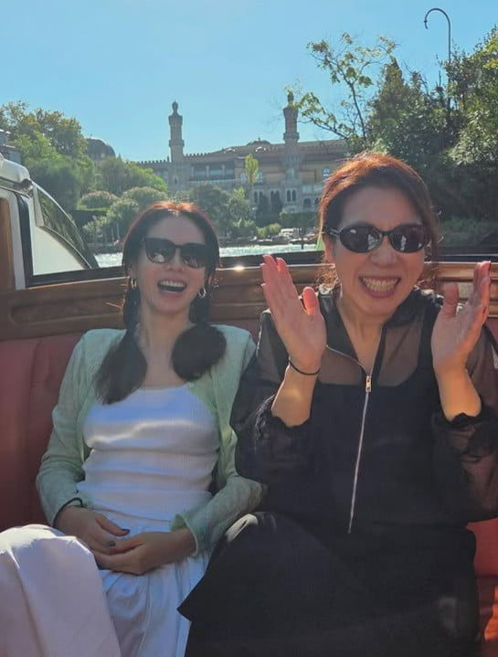 사진=손예진 SNS