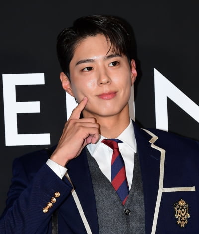 박보검, 김소현과 ♥핑크빛 이어 기쁜 소식 전했다…홍콩서 팬미팅 투어 성료