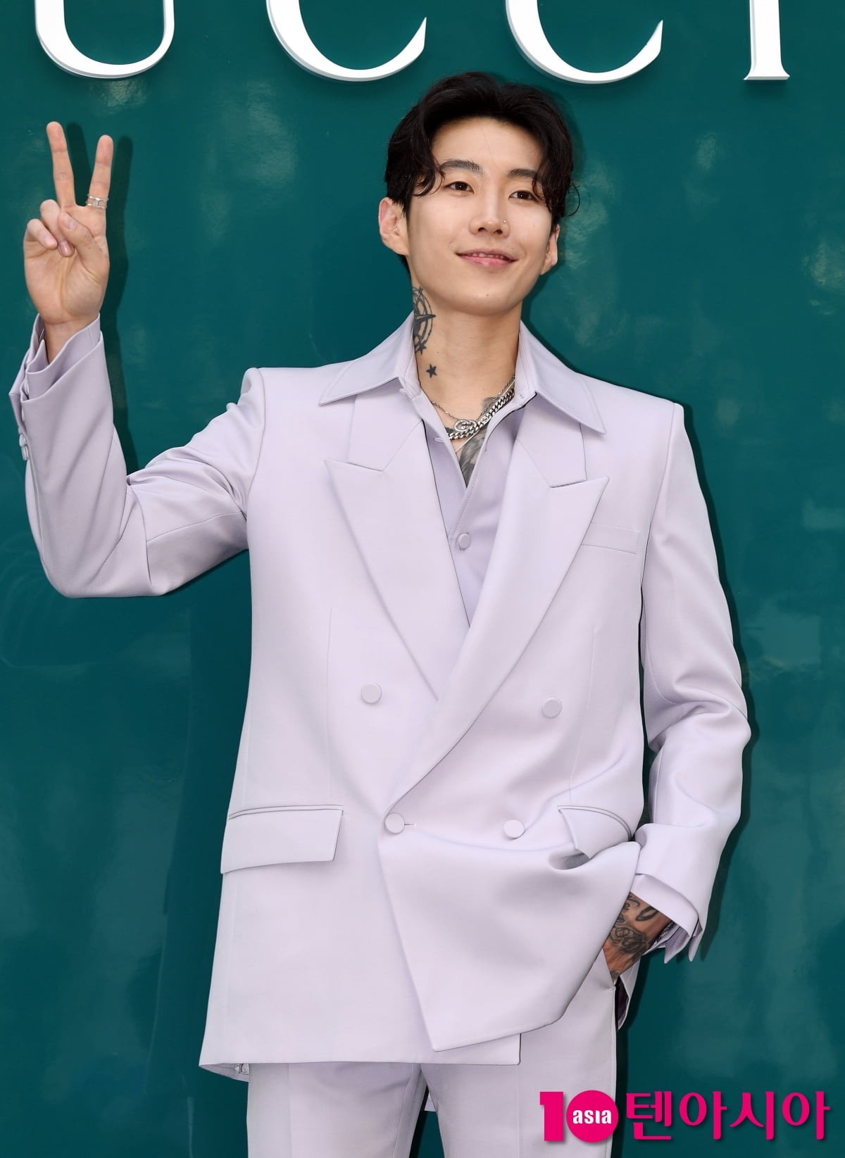 박재범, 퍼플슈트도 힙하게~[TEN포토+]