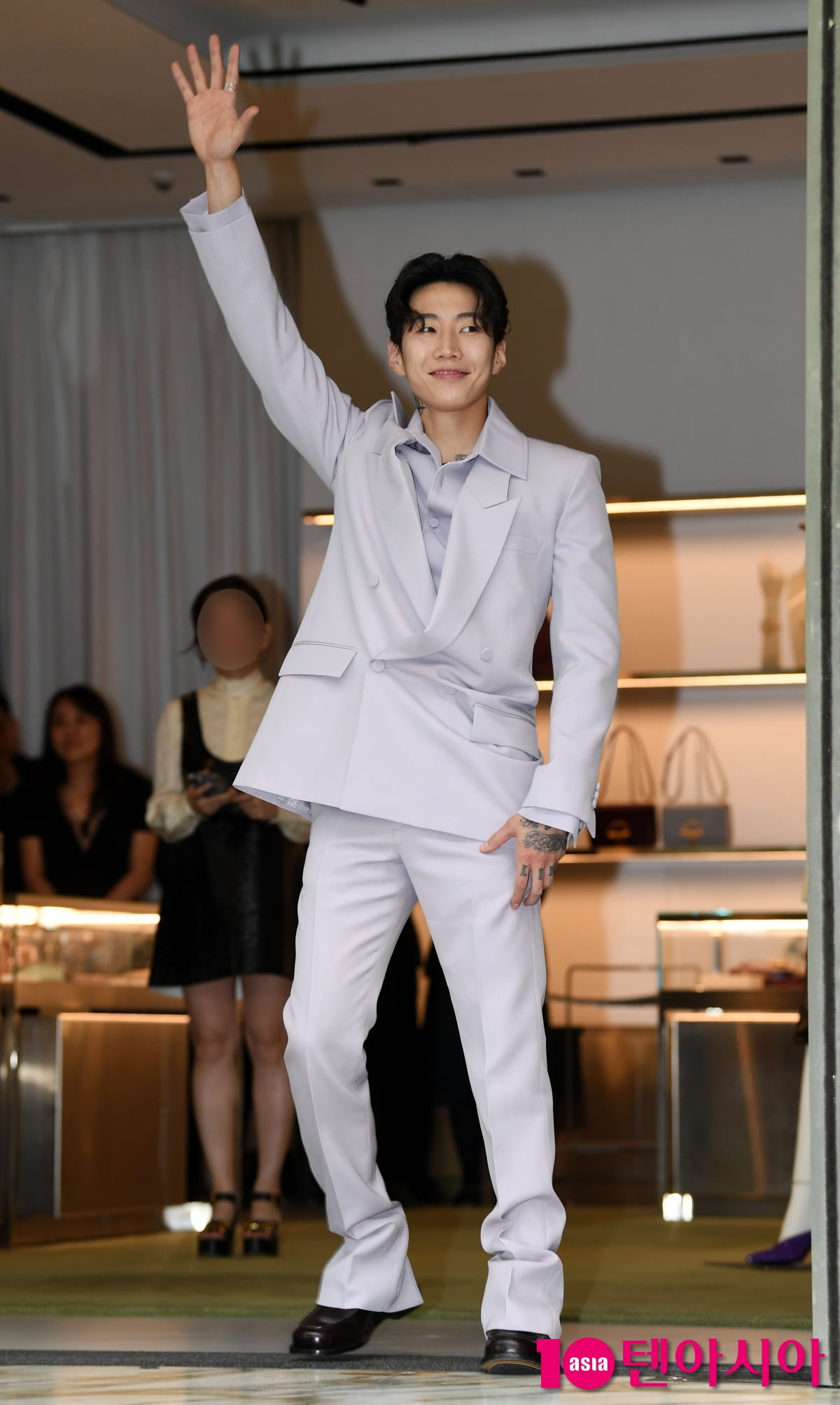 박재범, 퍼플슈트도 힙하게~[TEN포토+]