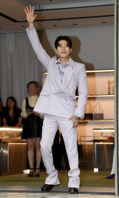 박재범, 퍼플슈트도 힙하게~[TEN포토+]