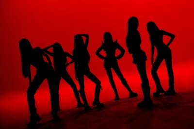 3년 만에 전한 기쁜 소식…모모랜드, 재결합→컴백 카운드다운