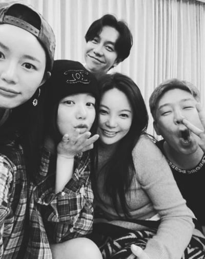 '이승기♥'이다인, MC몽 친분샷 저격 "1년 넘은 사진, 진짜 이해할 수가 없네" [TEN이슈]