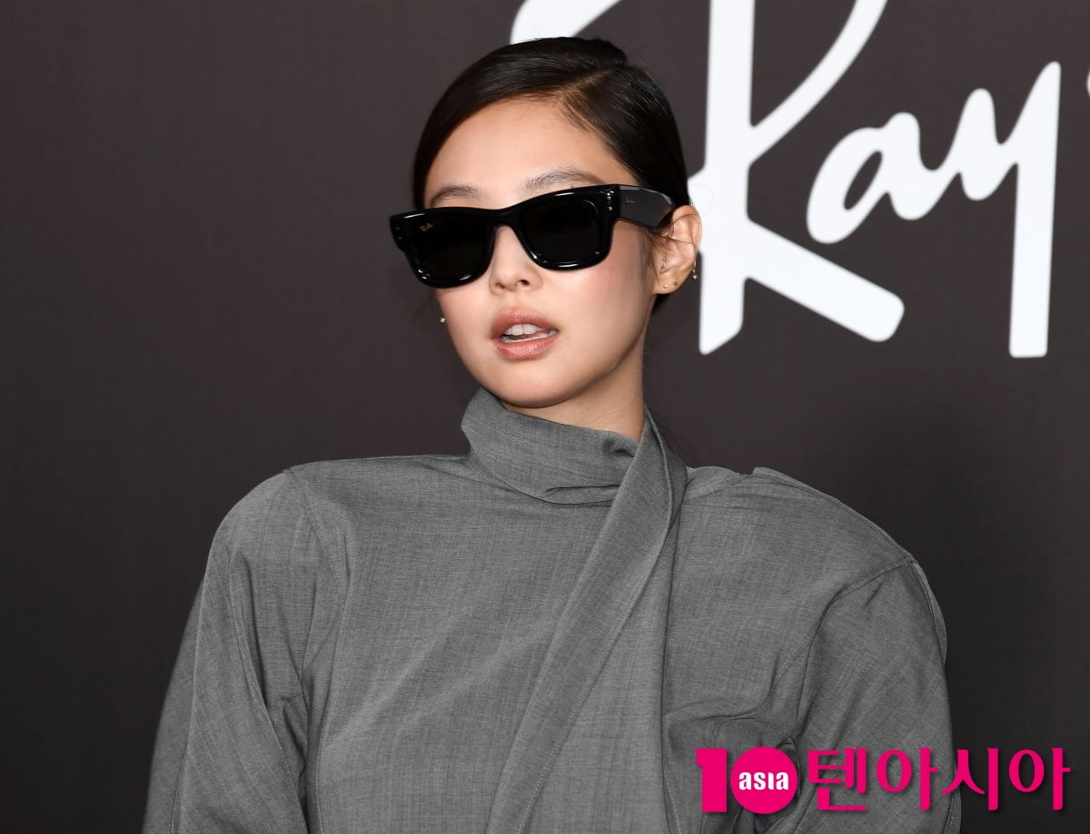 블랙핑크 제니, 하트 없는 포토월...인사까지 가능[TEN포토+]