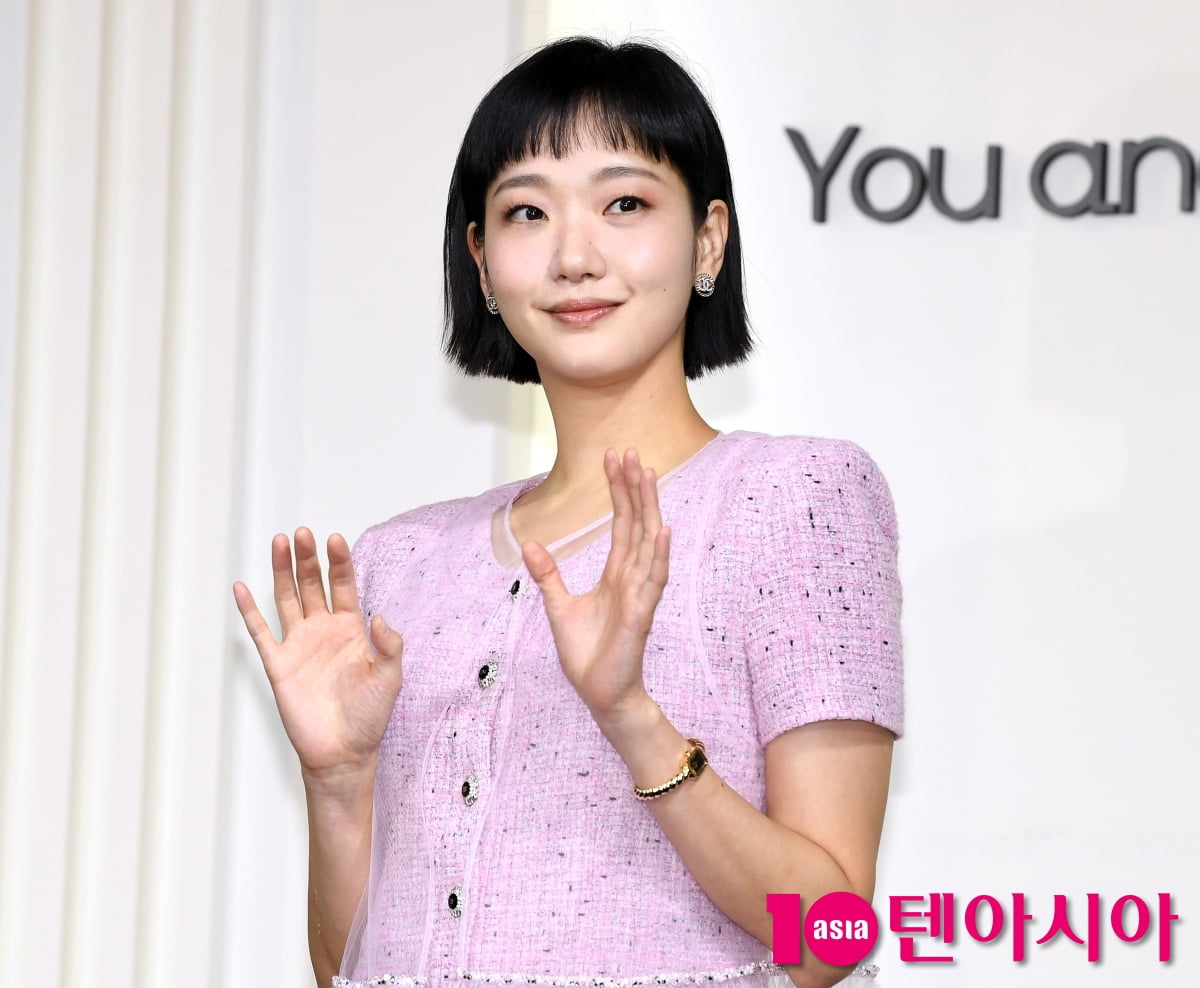 김고은, 핑크빛 미소...청순미 넘치는 미모[TEN포토+]