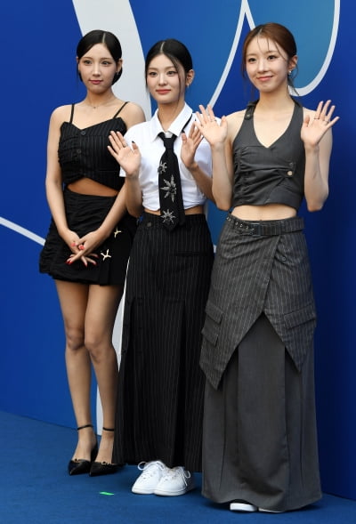 라잇썸 주현-초원-상아, 귀엽게 서울패션위크 나들이[TEN포토+]