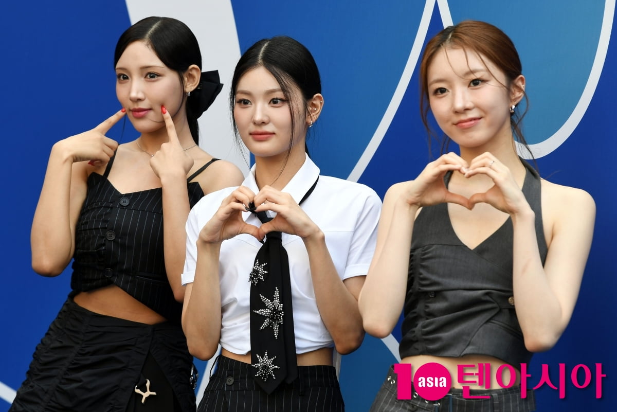 라잇썸 주현-초원-상아, 귀엽게 서울패션위크 나들이[TEN포토+]