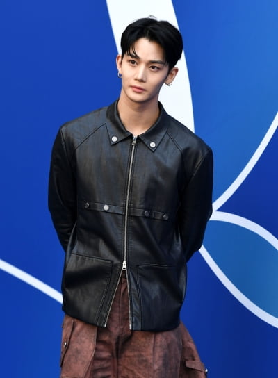 배진영, 멋쟁이의 사랑스러운 하트[TEN포토+]