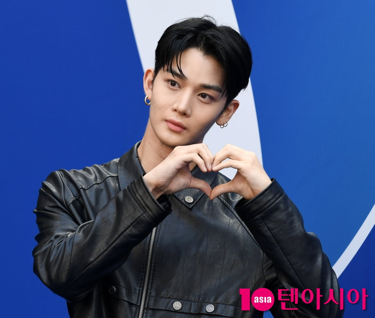 배진영, 멋쟁이의 사랑스러운 하트[TEN포토+]
