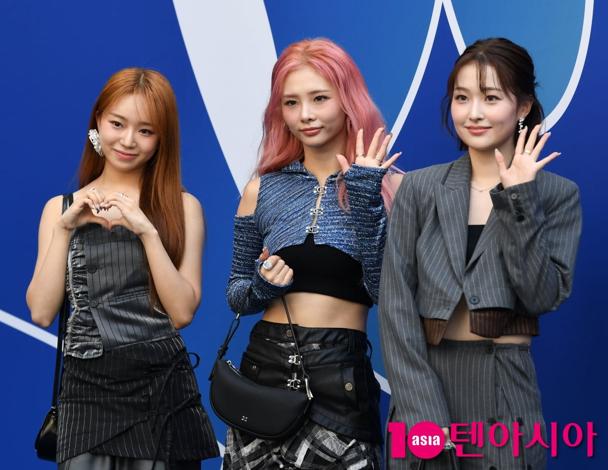 퀸즈아이 아윤-서빈-진율, 화려한 외출[TEN포토]