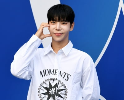 현우, 볼하트 잘하죠[TEN포토]