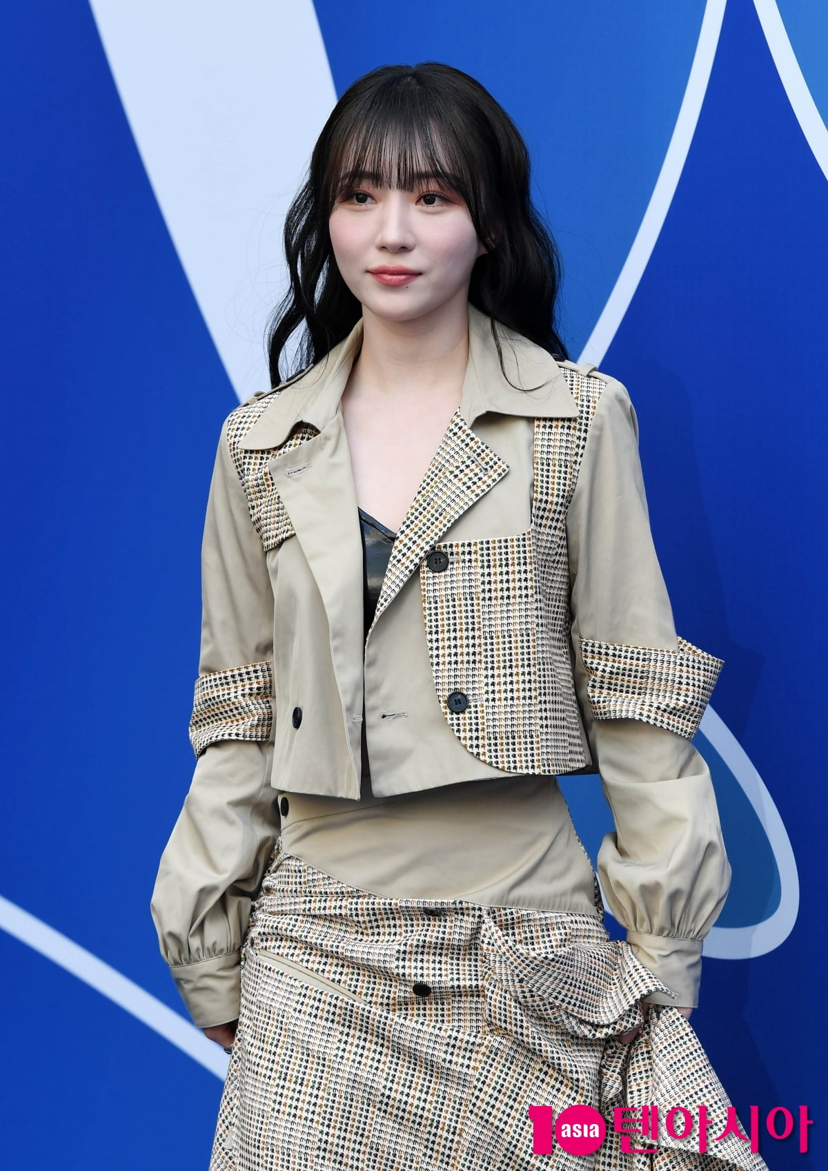 드림캐쳐 수아, 각선미 보이는 아찔한 옆트임[TEN포토]